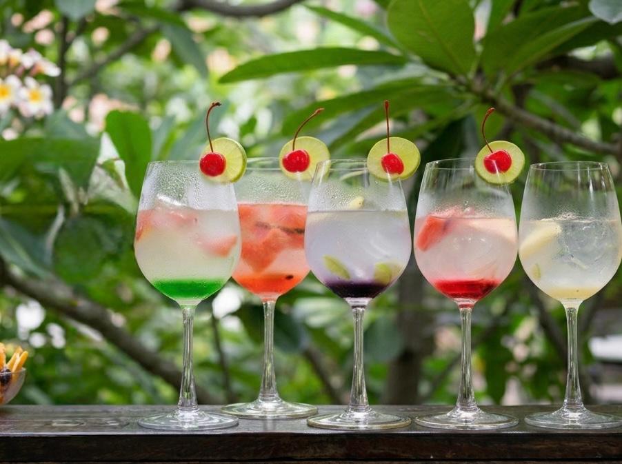Outdoor Hosting and Summer Entertaining Ideas